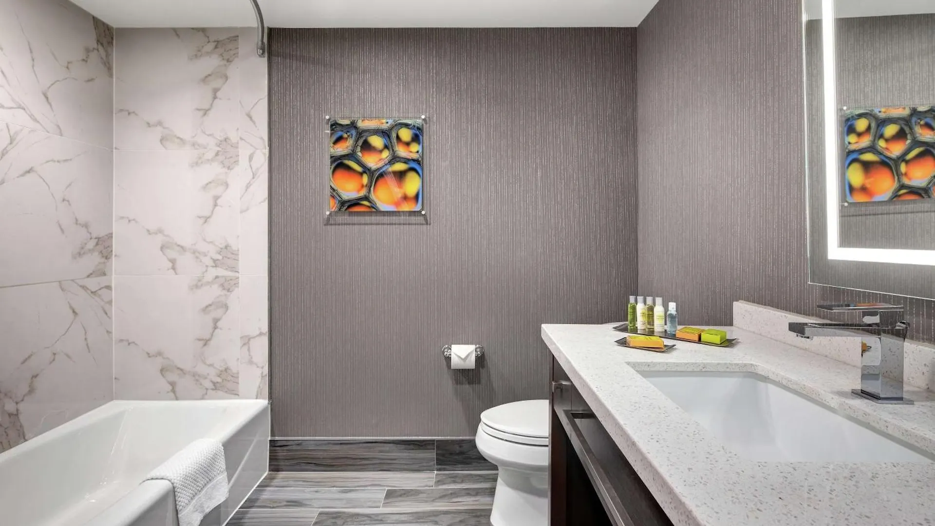 Hotel Doubletree By Hilton Toronto Airport, On