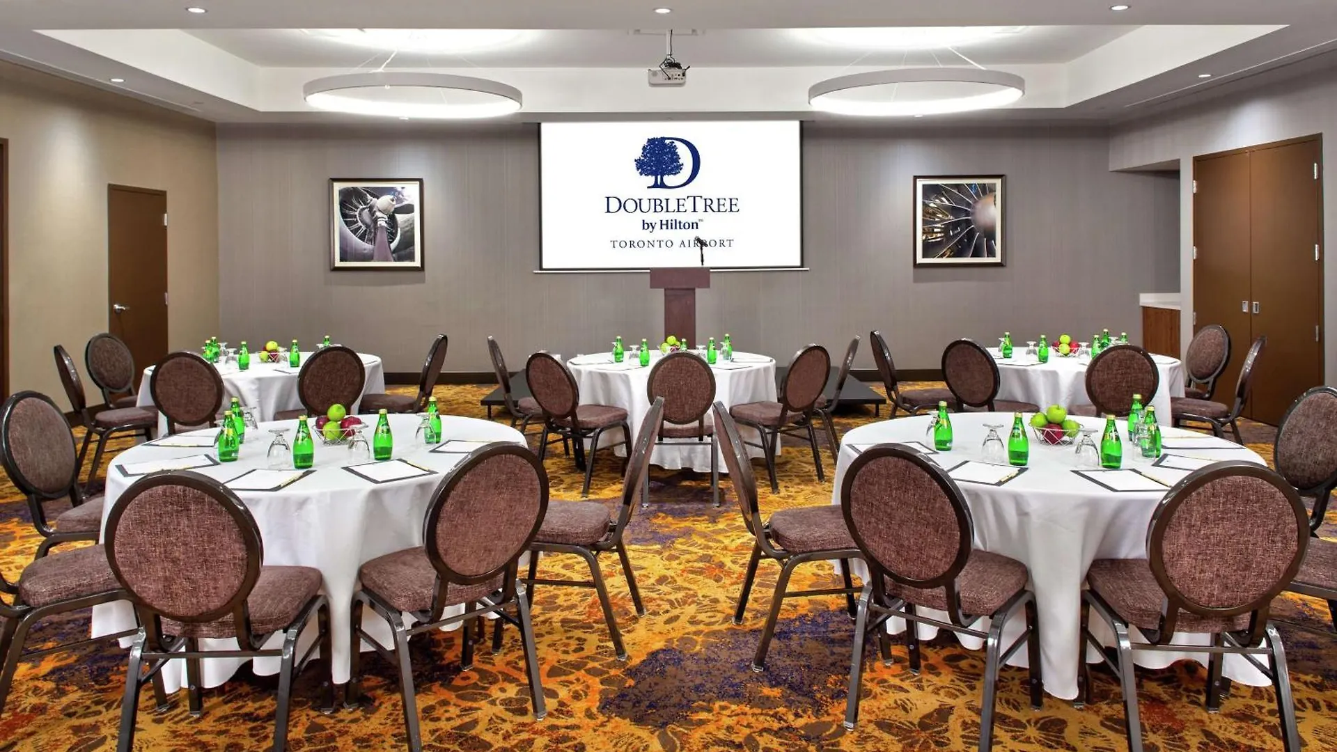 Hotel Doubletree By Hilton Toronto Airport, On 4*,  Kanada