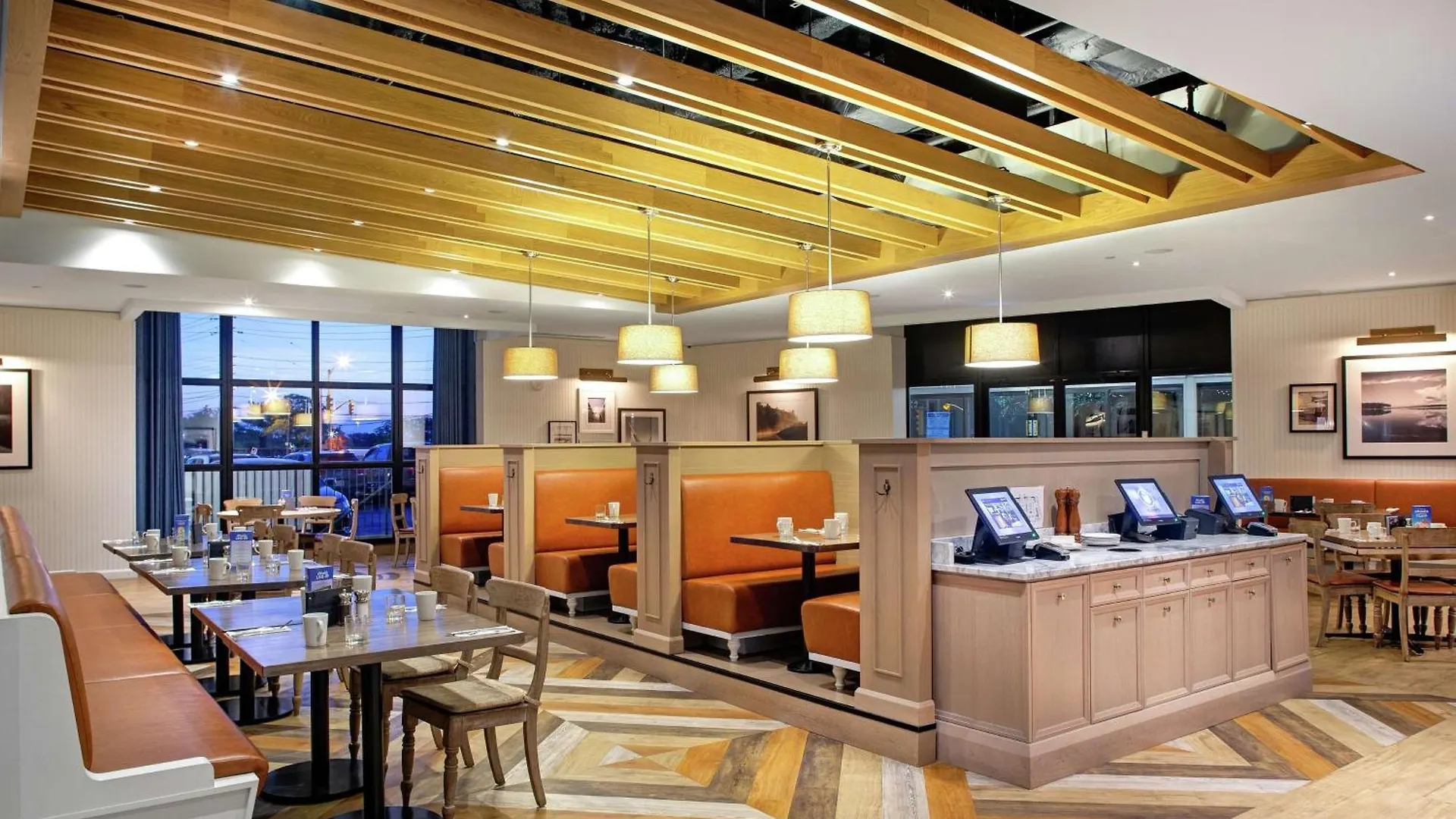 Hotel Doubletree By Hilton Toronto Airport, On