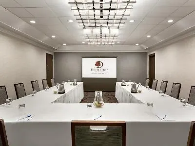 Hotel Doubletree By Hilton Toronto Airport, On